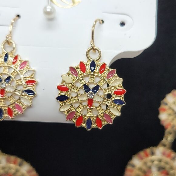 🔹️NWT Charming Charlie "Red, White, & Bold" Necklace & Earring Set - Picture 3 of 8
